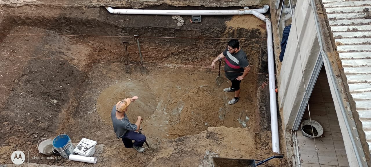 Colocación de piscina en Mocoretá