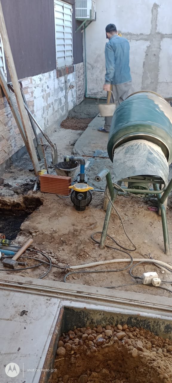 Colocación de piscina en Mocoretá